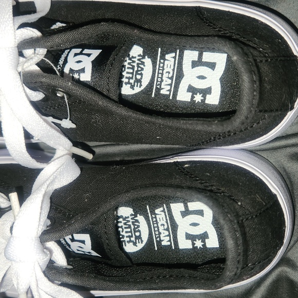 DC Platform Sneakers Women's Size 5 - Picture 3 of 8